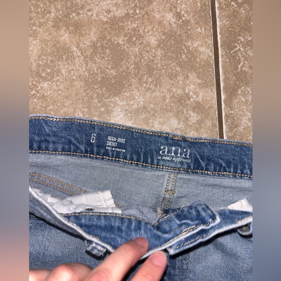 a.n.a High-Rise Blue Denim Skirt - Picture 4 of 4